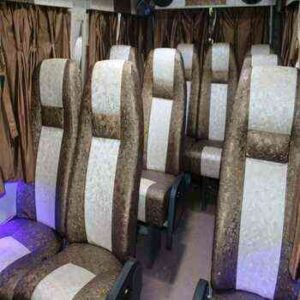 10 seater tempo traveller in chandigarh to leh